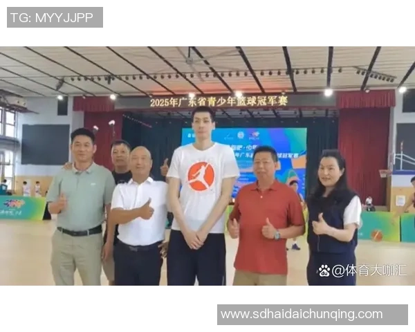 任骏飞在篮球赛场上的精彩表现与职业生涯的成长历程分析 任骏飞在篮球赛场上的精彩表现与职业生涯的成长历程分析