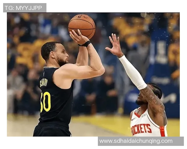 勇士与老鹰激战20秒精彩瞬间回顾震撼全场的篮球对决 勇士与老鹰激战20秒精彩瞬间回顾震撼全场的篮球对决