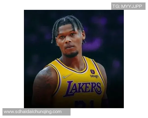 卡姆雷迪什在NBA赛场上的成长与挑战分析 卡姆雷迪什在NBA赛场上的成长与挑战分析